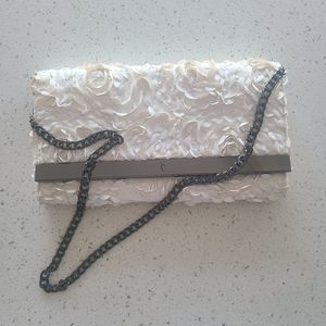 Simply Vera purse clutch white flowers
